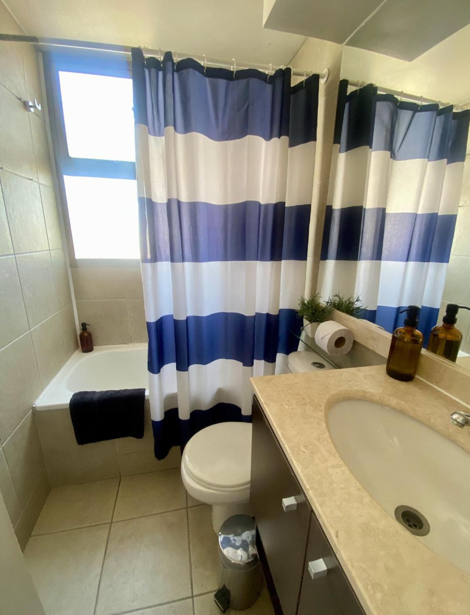 Vista Apoquindo Con Piscina Condes Apartamento *